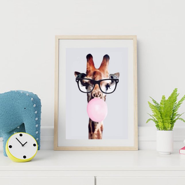 Póster Jirafa con gafas soplando chicle rosa (Subido por el creador)