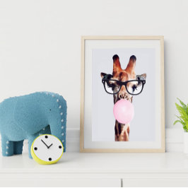 Póster JIRAFA CON GAFAS SOplando UNA CHICLE ROSA