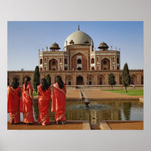 Póster Jóvenes damas indias y Tumba de Humayun, Delhi,