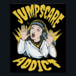 Póster Jumpscare Addict<br><div class="desc">¿Amás las películas de miedo y los sobresaltos que te hacen saltar del sillón? Esta ilustración estilo cómic vintage captura ese momento exacto de susto total. Con colores vibrantes, tipografía explosiva y una estética de los años 50, este diseño es perfecto para fans del horror clásico, los thrillers, y la...</div>