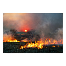 Kansas Prairie se quema al atardecer