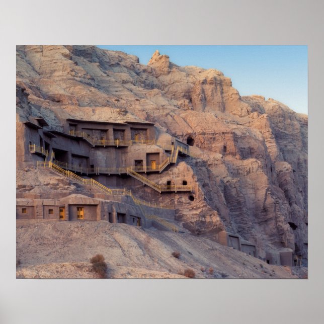 Póster Kilzil Mil Cuevas Budas, Kuche, cerca (Frente)