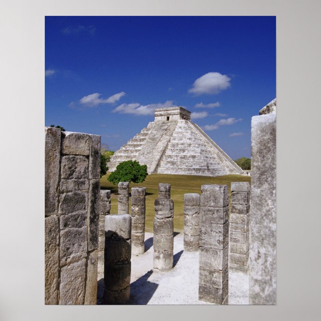 Póster Kukulcan Pyramid as seen from the Group of the (Frente)