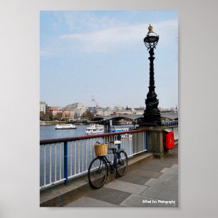 Póster La Bicicleta junto al Támesis