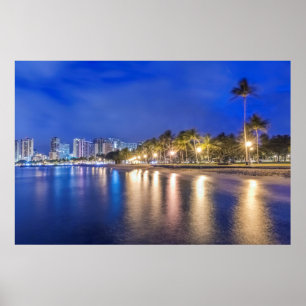 Póster La ciudad de Waikiki al amanecer