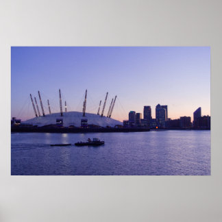 Póster La Cúpula al atardecer en el río Támesis