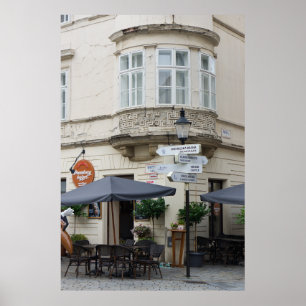 Póster La escena de la calle del casco antiguo de Bratisl