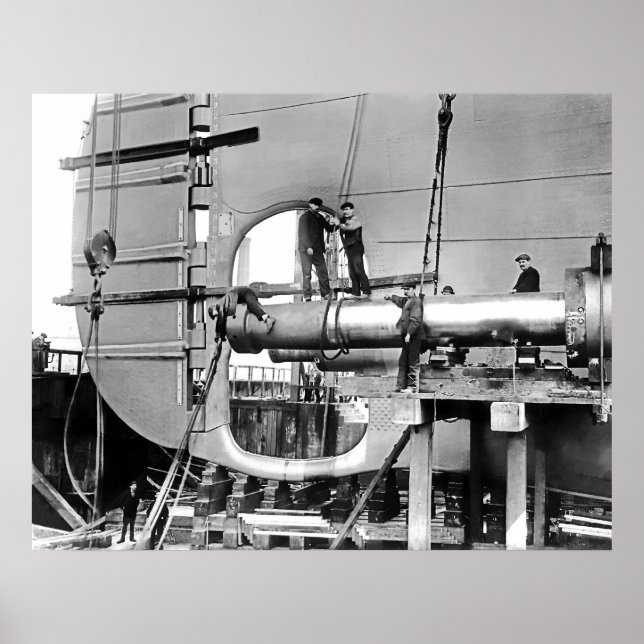 Póster La hélice de Titanic se mueve (Frente)