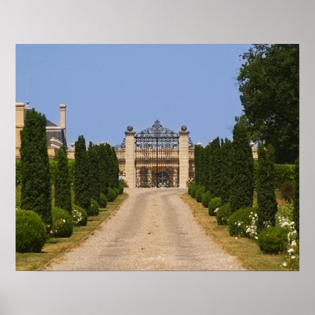 Póster La imponente entrada a Chateau Haut Sarpe, la (Frente)