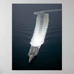 Póster La independencia litoral 2 de la nave de combate