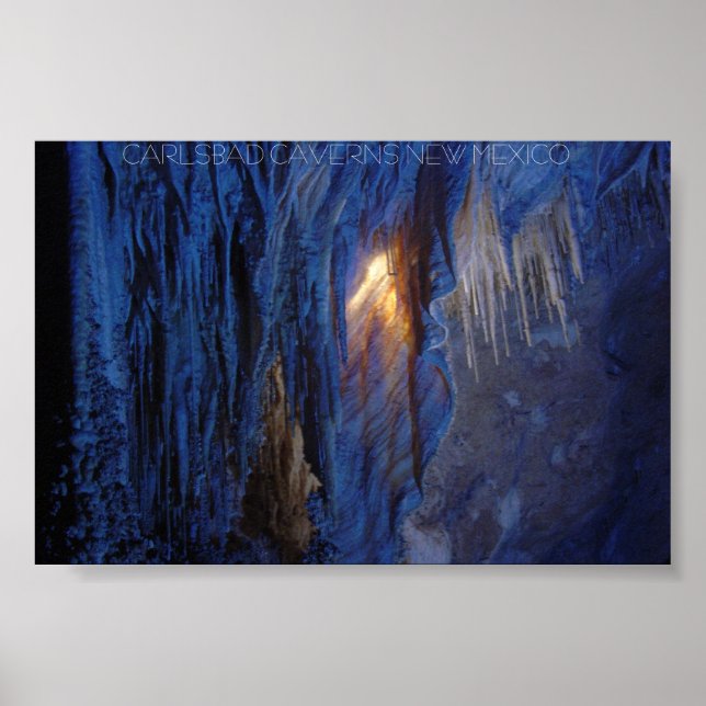 Póster La luz brilla a través de Drapery (Frente)