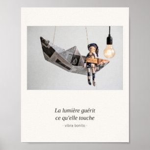 Póster La luz cura lo que toca — Serie Papel