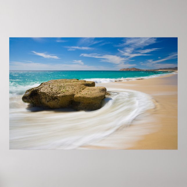 Póster La marea del océano gira en la playa (Frente)