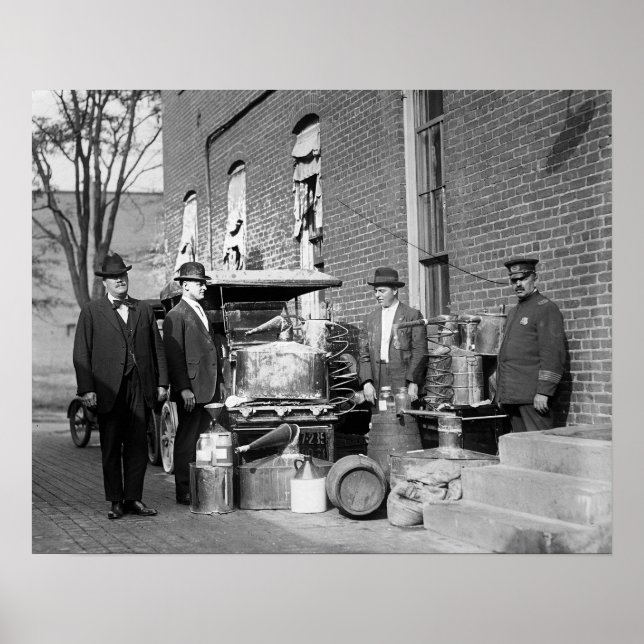 Póster La Policía Con Aún Confiscado, 1922. Foto de cosec (Frente)