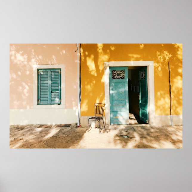 Póster La puerta principal de madera verde medio abierta (Frente)