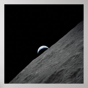 Póster La Tierra Central