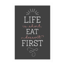 La Vida Rosa Y Gris Es Un Poster De Postre Corto