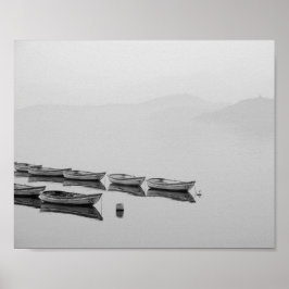Póster Lago Blanco y Negro con Poster de barcos