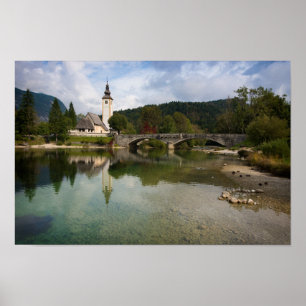 Póster Lago Bohinj con iglesia en el poster de Eslovenia