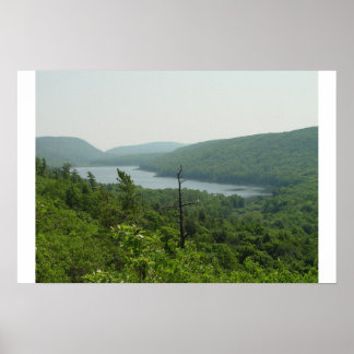 Póster lago de las nubes