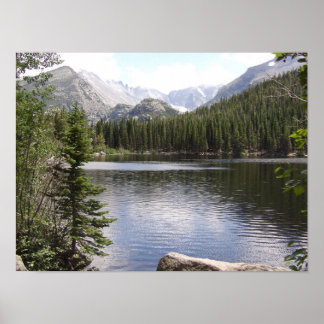 Póster Lago de montaña en el Parque Nacional de las Monta