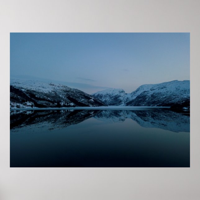 PÓSTER LAGO RODEADO DE MONTAÑAS (Frente)