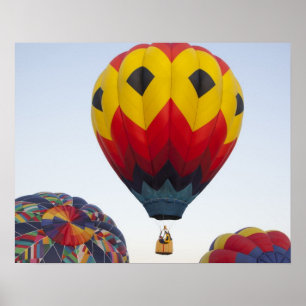 Póster Lanzando globos de aire caliente