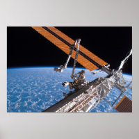 Las alas Canadarm2 y del panel de paneles solares