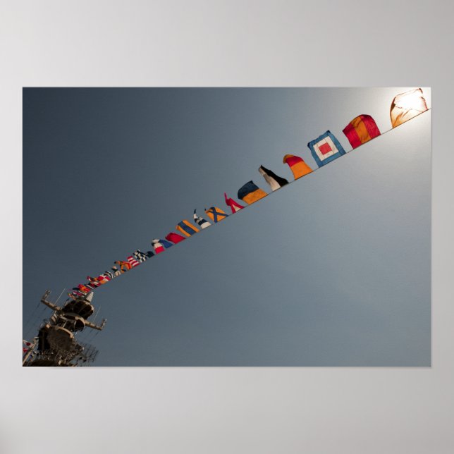 Póster Las banderas vuelan sobre la cubierta del USS Iwo  (Frente)