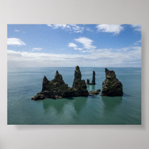 Póster Las formaciones rocosas de Reynisdrangar en Island