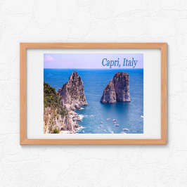 Póster Las rocas de Faraglioni en Capri, Italia