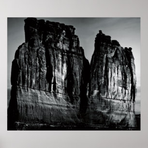 Póster Las torres Awaiteth