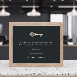 Póster Lavado de manos en la oficina inmobiliaria o en el