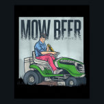 Póster Lawn Mowing Dad Mow Beer Funny Grass Machine<br><div class="desc">Regalo De Máquina Grasas Grasas De Madera De Hierro De Papá. Regalo perfecto para tu padre, mamá, papá, hombres, mujeres, amigos y familiares en el Día de Acción de Gracias, Día del Navidad, Día de la Madre, Día del Padre, 4 de julio de 1776 Día independiente, Día de los Veteranos,...</div>