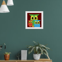 Lechuzas verdes, rojas y azules