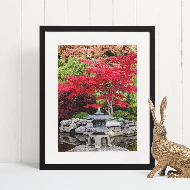 Póster Linterna de jardín japonés y hojas de arce rojas (In Situ Framed)