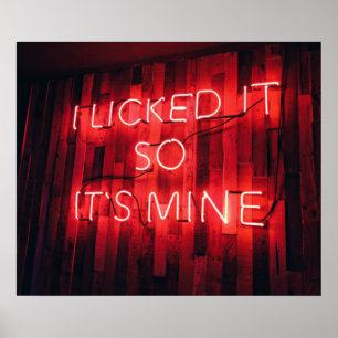 Póster Lo Agarré Así Que Es Mía