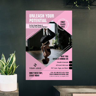 Póster Logotipo Feminine Pink Yoga Studio Marketing Fitne
