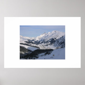 Póster Looking down over a small alpine village