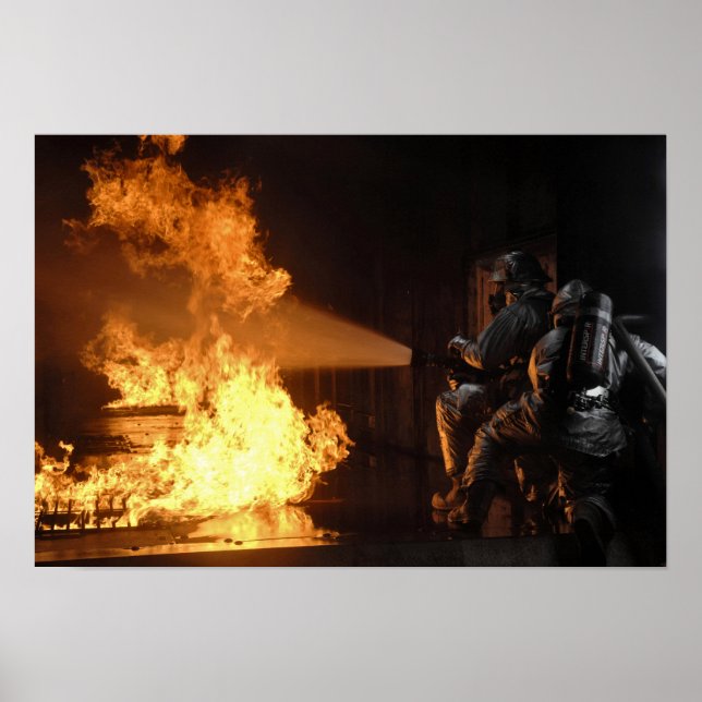 Póster Los bomberos extinguen un incendio de batería simu (Frente)