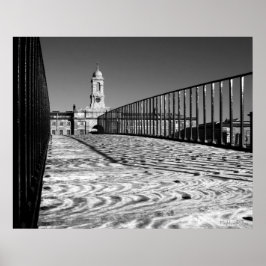 Póster Los viajes terminan a la espera, fotografía Bella 