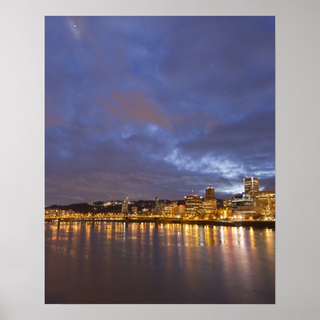 Póster Luces de la ciudad reflejadas en el río Willamette (Frente)