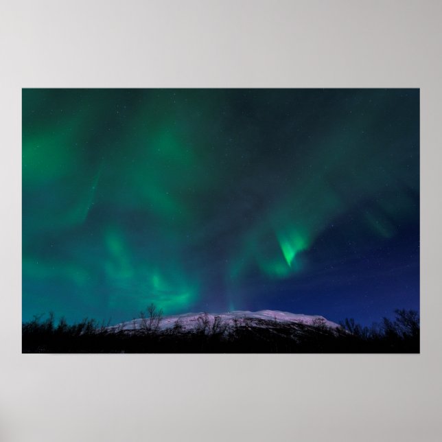 Póster Luces del norte sobre el monte Noulja (Frente)