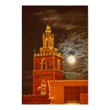 Luna llena y torre Giralda, Kansas City, Missouri