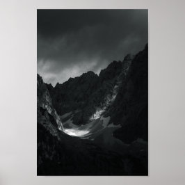 Póster Luz solar a través de nubes oscuras