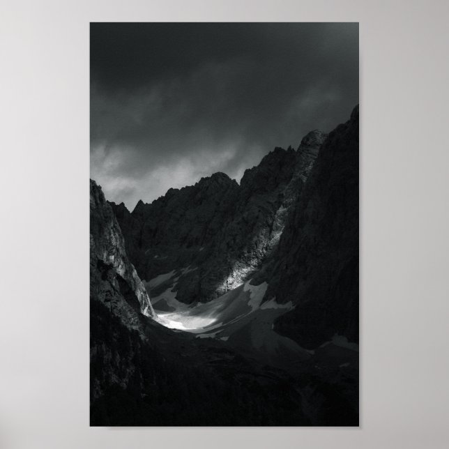 Póster Luz solar a través de nubes oscuras (Frente)