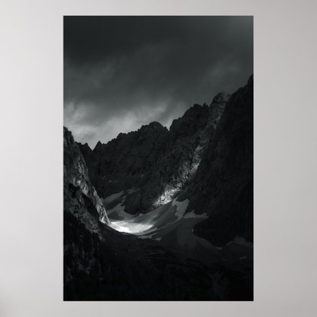Póster Luz solar a través de nubes oscuras (Frente)