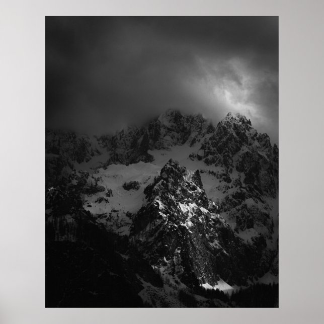 Póster Luz y oscuridad en las montañas (Frente)