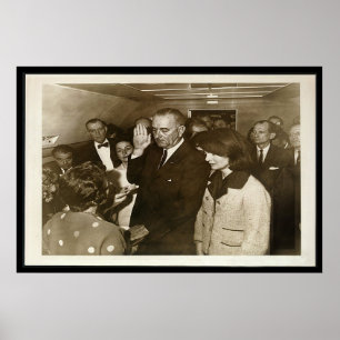 Póster Lyndon Johnson que toma juramento en Air Force One