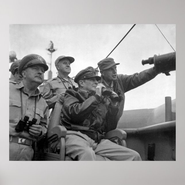 Póster MacArthur Observing Inchon (Frente)